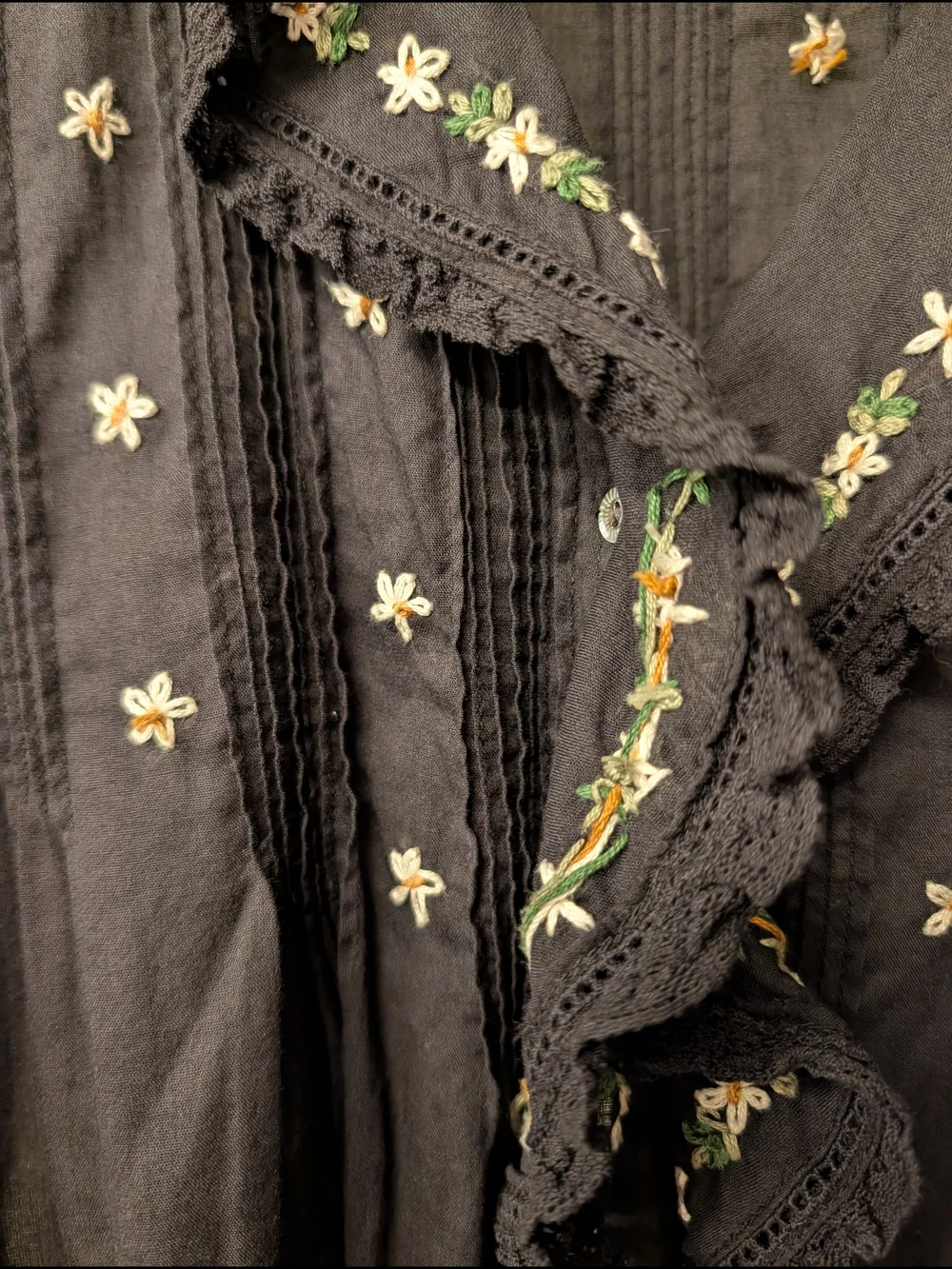 Doen Hettie Black Ruffled Blouse with White & Green Floral Trim